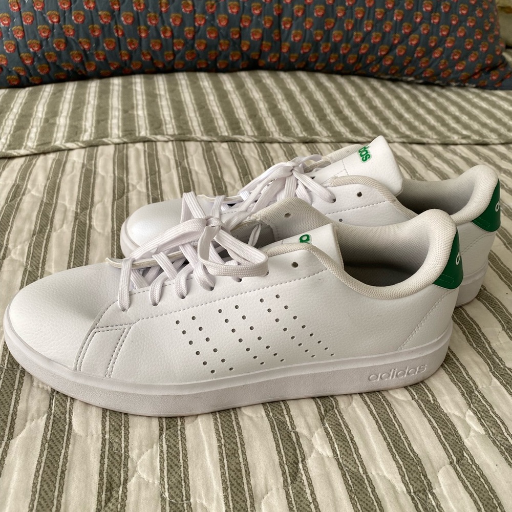 Adidas Classic White Sneakers with Green Detail - Picture 3 of 5